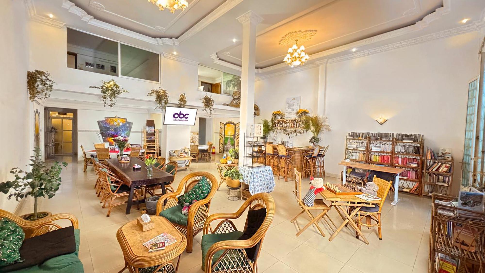 Dutch Hosted B&B, Abc Phnom Penh Luaran gambar